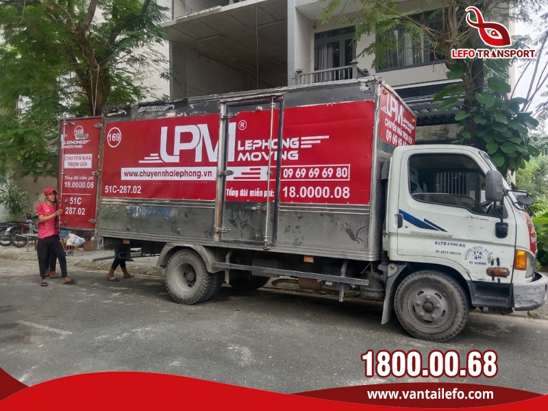 Vận chuyển hàng hóa đi tỉnh nên chọn xe thùng kín hoặc thùng chuyên dụng để đảm bảo sự an toàn cho hàng hóa