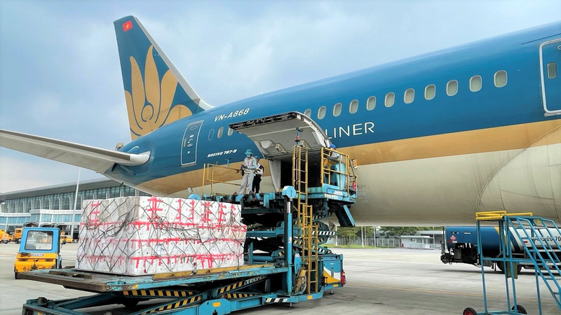 Hướng dẫn cách tính cước vận chuyển hàng hóa đường hàng không