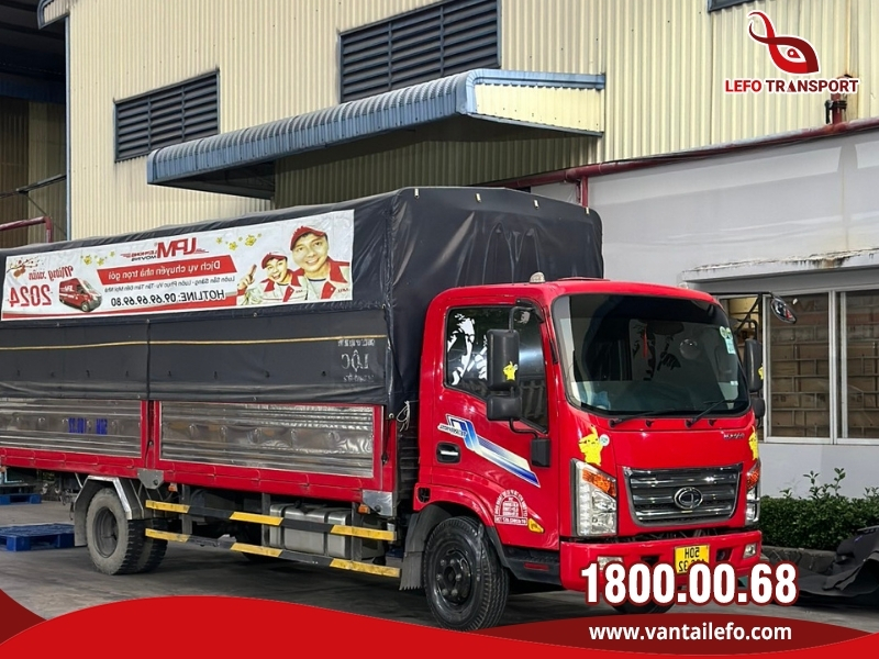Xe tải hạng nặng thùng bạt thích hợp chở hàng hóa số lượng lớn