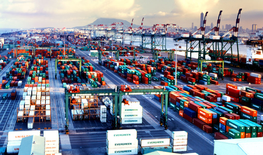 Chi phí đầu tư lớn cho kho bãi hay công nghệ vẫn là các thách thức lớn đối với logistics xanh tại Việt nam