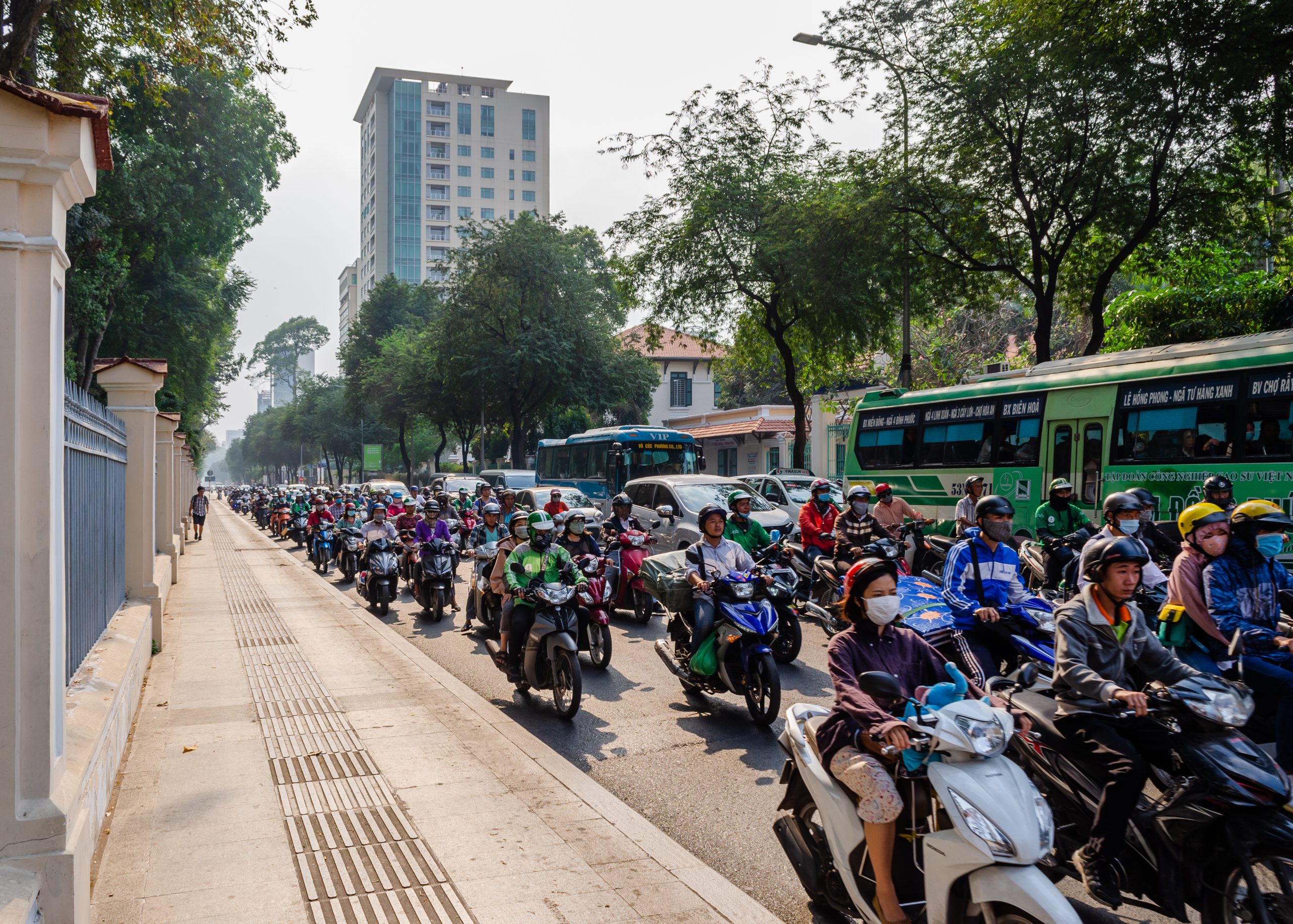 Kẹt đường đang là thách thức lớn đối với vận tải đường bộ tại Việt Nam