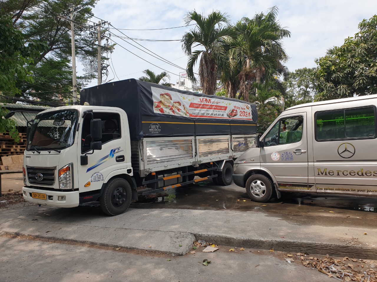 Xe tải chở hàng KCN Nhơn Trạch của Vận tải Lefo luôn được kiểm tra, bảo dưỡng