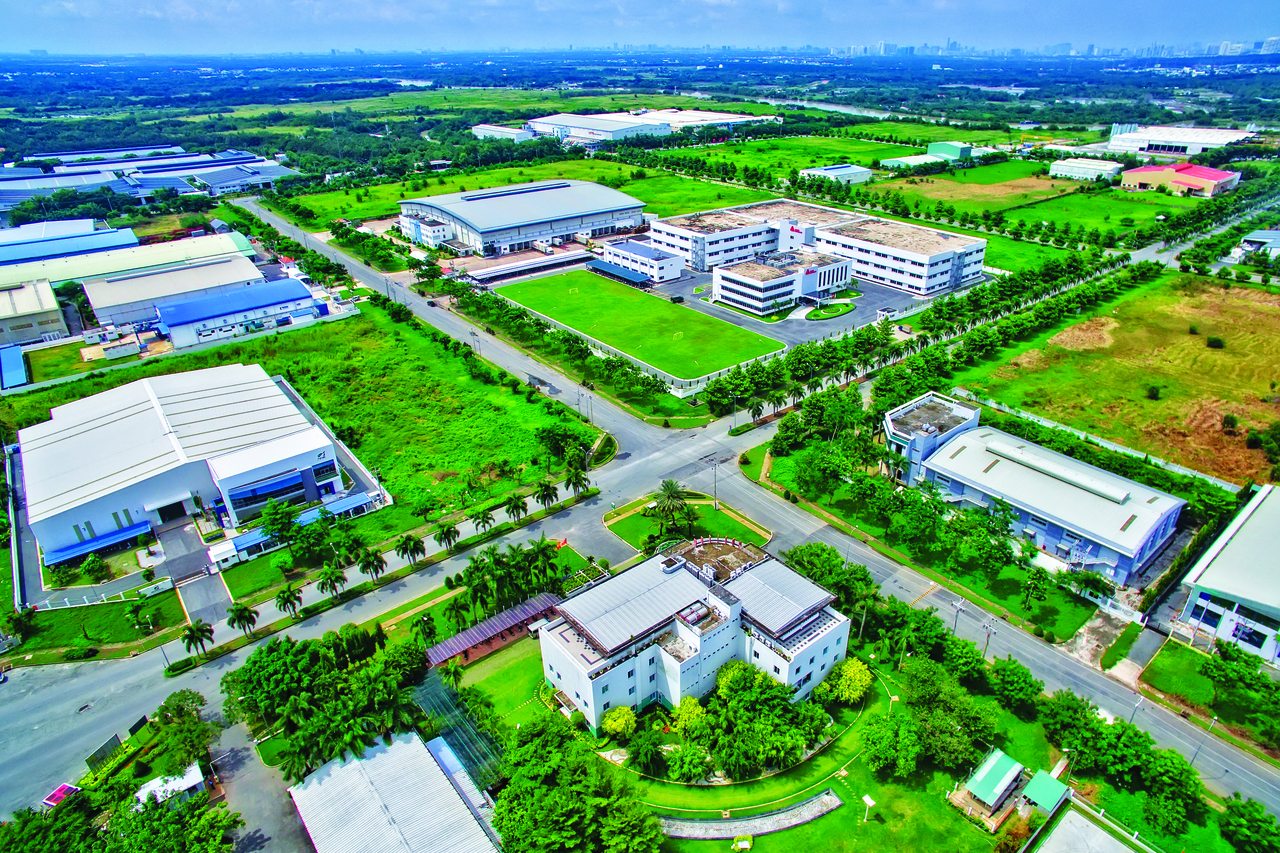 KCN Long Hậu đang có nhu cầu thuê xe tải chở hàng rất lớn trong thời điểm hiện nay