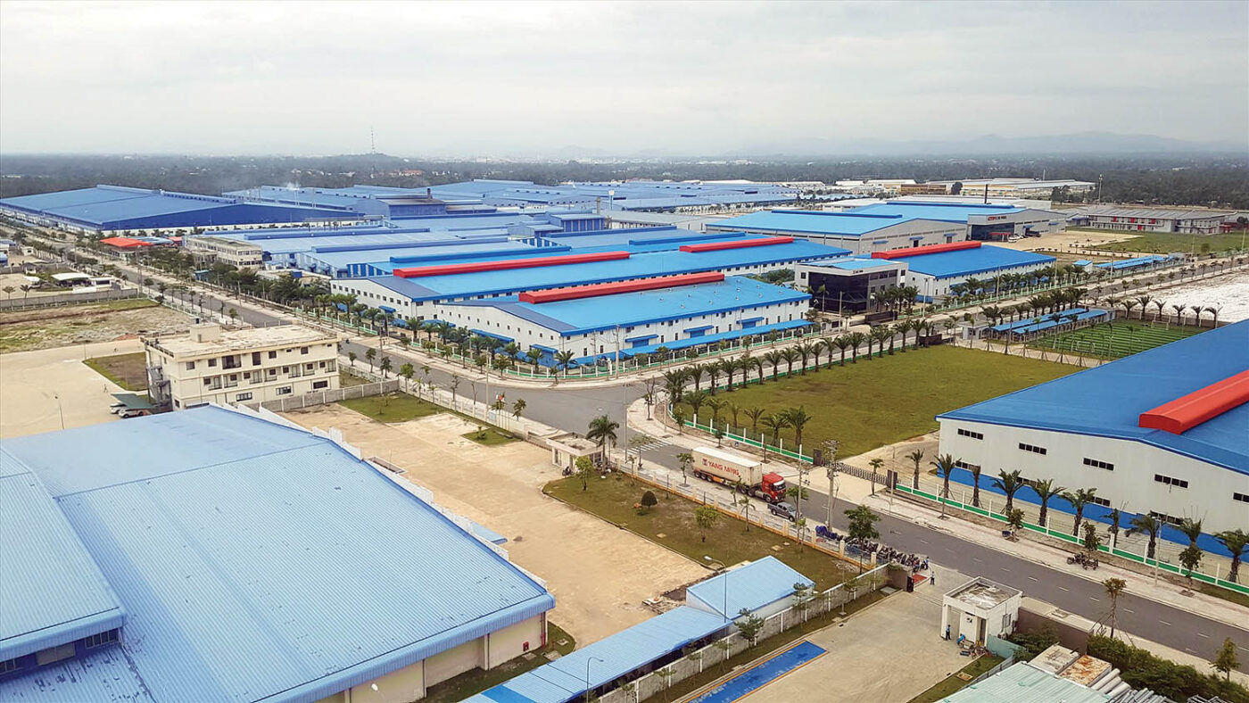 Nhiều công ty tại KCN Xuyên Á lựa chọn thuê xe tải để chở hàng hóa, vật liệu