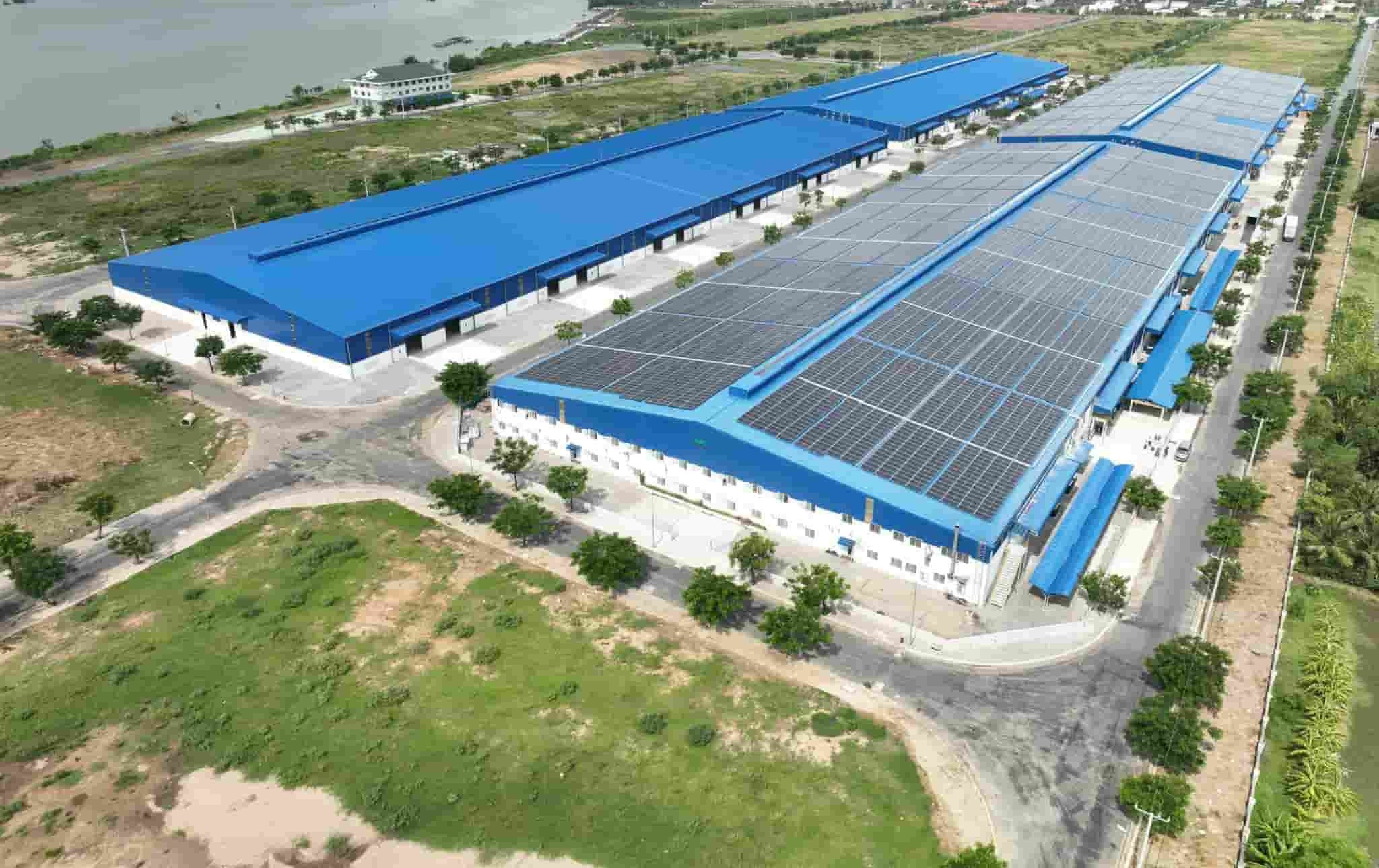 Với vị trí thuận lợi, nhiều công ty tại KCN Cát Lái 2 thường thuê xe tải để chở hàng đi đến các tỉnh lân cận
