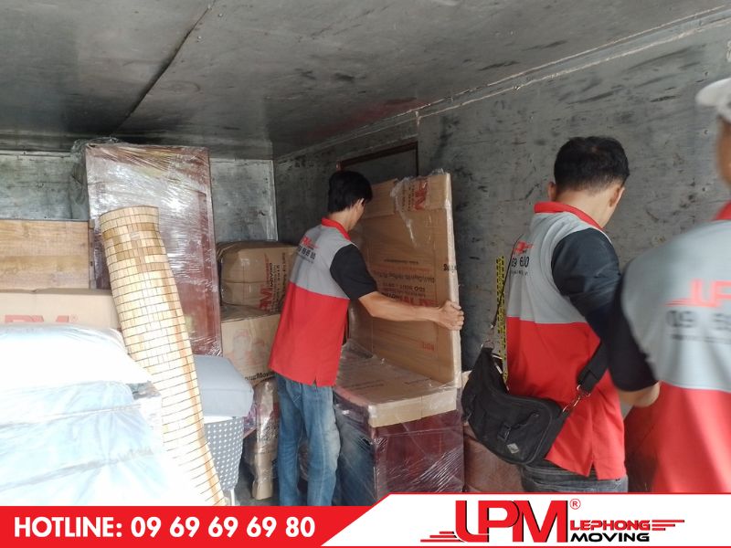 Thuê xe tải 8 tấn vận chuyển hàng hóa