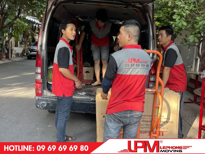 Dịch vụ cho thuê xe tải chở hàng TPHCM LephongMoving