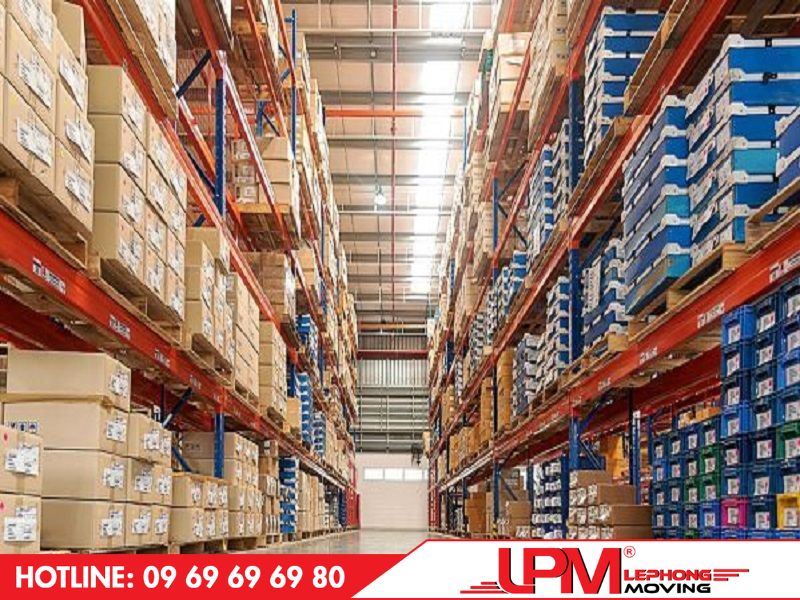 Hàng tiêu dùng cần được bảo quản trên cao trong điều kiện khô ráo, thoáng mát