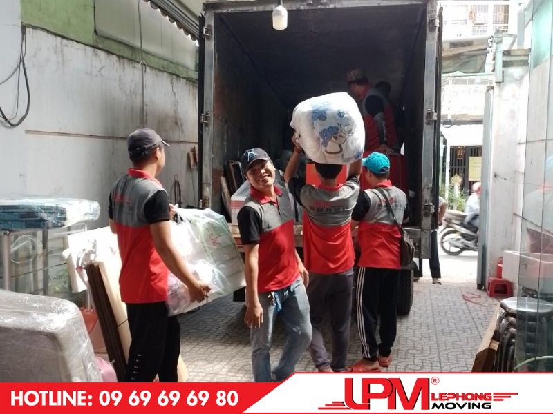 Tại sao cần phải giảm chi phí vận chuyển hàng hóa?
