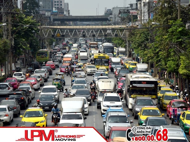 Một số tuyến đường ở Sài Gòn thường xuyên diễn ra tình trạng kẹt xe khiến người dân lắc đầu ngán ngẩm
