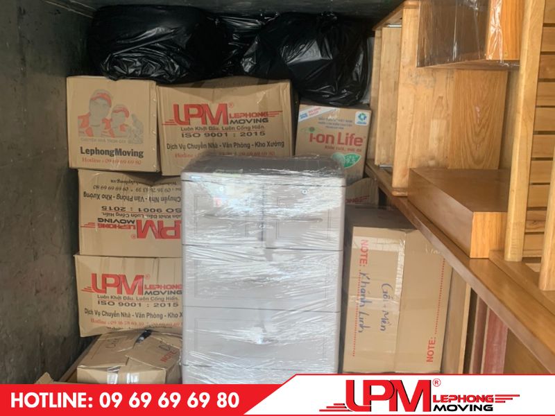 Vận chuyển hàng hóa kinh doanh bằng xe tải tại LephongMoving
