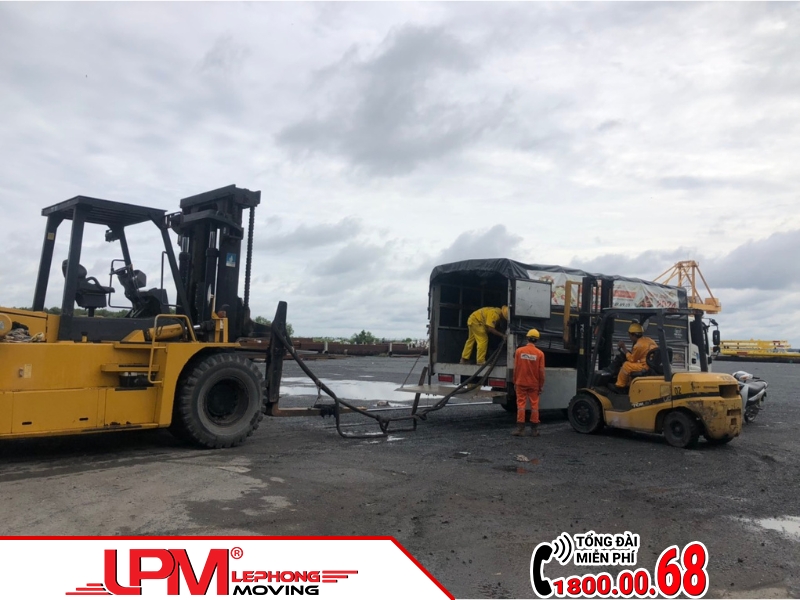 Vận chuyển hàng hóa tại cảng Cát Lái